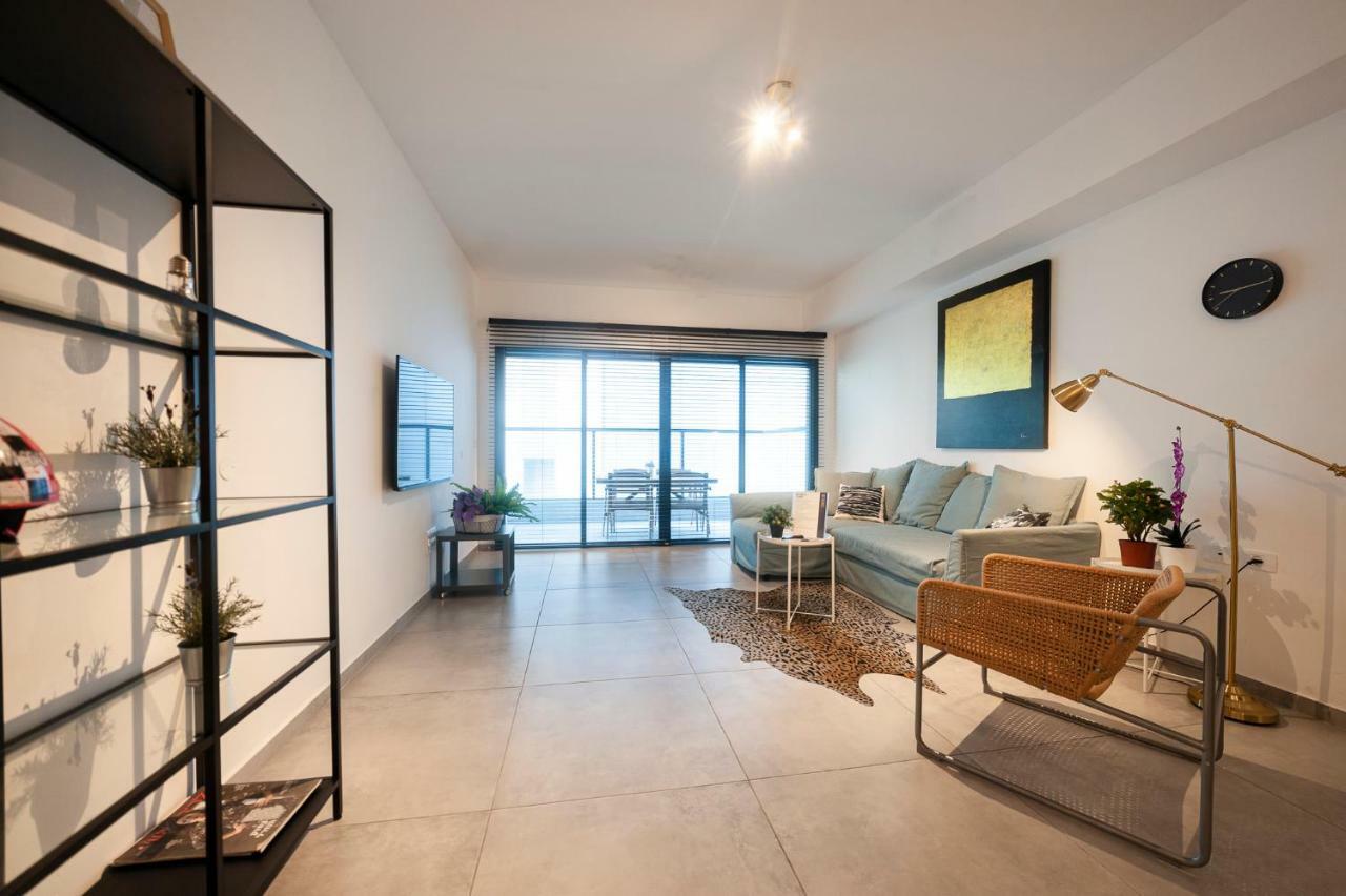 Luxury 2 Bedrooms Apartments Rothschild + Balcony Тель-Авів Екстер'єр фото